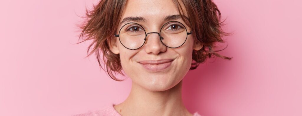 Cómo elegir la mejor montura de gafas para ti 18 Cara redonda