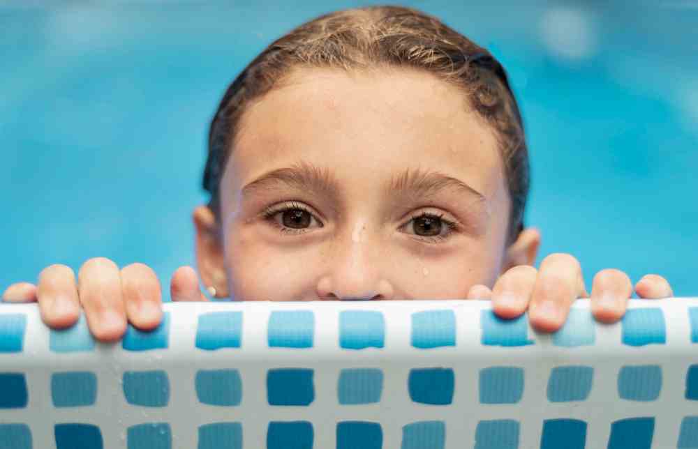 Alergias oculares provocadas por el cloro de las piscinas: causas, síntomas y soluciones 1 alergias oculares por cloro